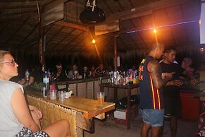 Yellow Moon M23 Hostel