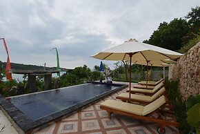 Sunday Huts Lembongan