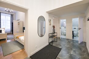 Wawelove Spacious 3 Bedroom Apartment