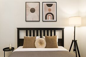 Wawelove Spacious 3 Bedroom Apartment