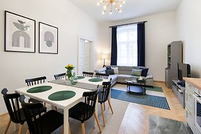 Wawelove Spacious 3 Bedroom Apartment