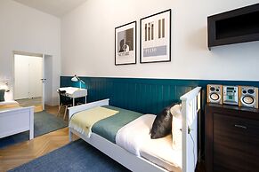 Wawelove Spacious 3 Bedroom Apartment