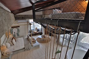 YOLO Bangkok Boutique Hotel
