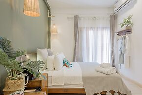 YOLO Bangkok Boutique Hotel