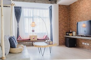 YOLO Bangkok Boutique Hotel