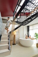 YOLO Bangkok Boutique Hotel