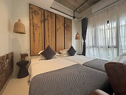 YOLO Bangkok Boutique Hotel