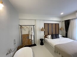 YOLO Bangkok Boutique Hotel