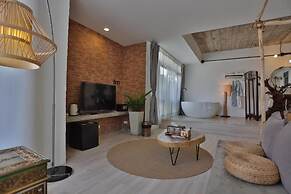 YOLO Bangkok Boutique Hotel