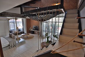 YOLO Bangkok Boutique Hotel