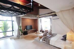 YOLO Bangkok Boutique Hotel