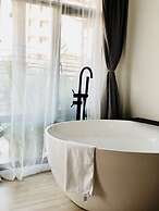 YOLO Bangkok Boutique Hotel