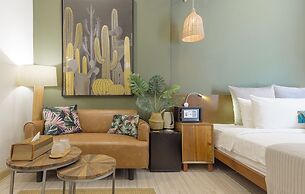 YOLO Bangkok Boutique Hotel