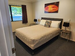 ASURE Oak Estate Motor Lodge