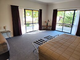 ASURE Oak Estate Motor Lodge