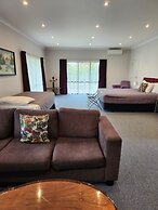 ASURE Oak Estate Motor Lodge