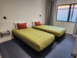 ASURE Oak Estate Motor Lodge