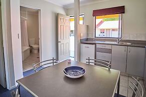 ASURE Oak Estate Motor Lodge