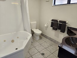 ASURE Oak Estate Motor Lodge