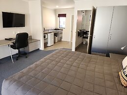 ASURE Oak Estate Motor Lodge