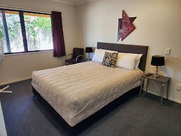 ASURE Oak Estate Motor Lodge