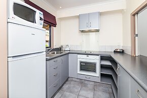 ASURE Oak Estate Motor Lodge