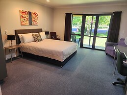 ASURE Oak Estate Motor Lodge