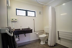 ASURE Oak Estate Motor Lodge