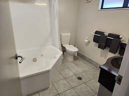 ASURE Oak Estate Motor Lodge