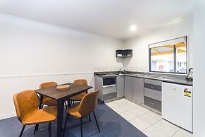 ASURE Oak Estate Motor Lodge