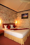 Golden Dragon Resort