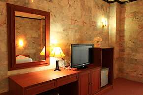 Golden Dragon Resort