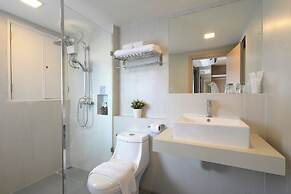 O2 Grand Suvarnabhumi Airport - Free Scheduled Shuttle from Hotel to S