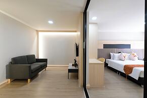 O2 Grand Suvarnabhumi Airport - Free Scheduled Shuttle from Hotel to S