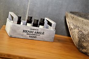 Hermes Rooms for tourists