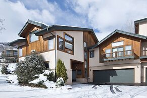 2239a Chamonix 3 Bedroom Home by Redawning