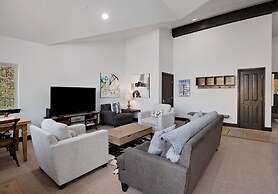 Timberfalls 1905 3 Bedroom Condo by RedAwning