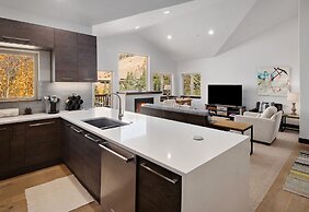 Timberfalls 1905 3 Bedroom Condo by RedAwning