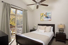 Timberfalls 1905 3 Bedroom Condo by RedAwning