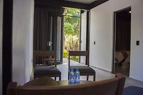 Los Laureles Hotel & Centro de Convenciones