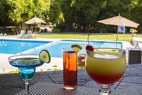 Los Laureles Hotel & Centro de Convenciones