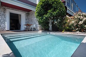 Tyros Boutique Houses