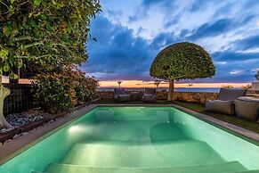 Tyros Boutique Houses