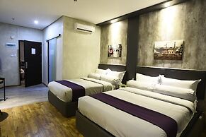 Axiaa Hotel