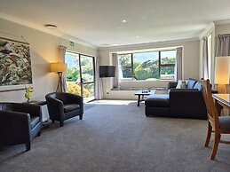 Te Mahuru Retreat