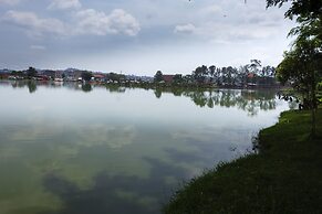 Royal Lake View Gardens