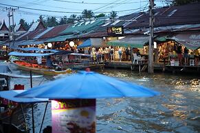 RoomQuest Amphawa Floating Market