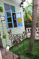 RoomQuest Amphawa Floating Market