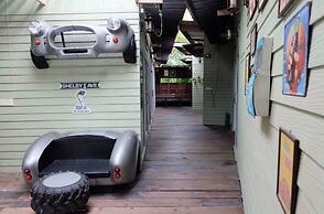 RoomQuest Amphawa Floating Market