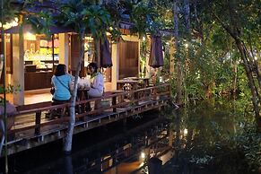 RoomQuest Amphawa Floating Market